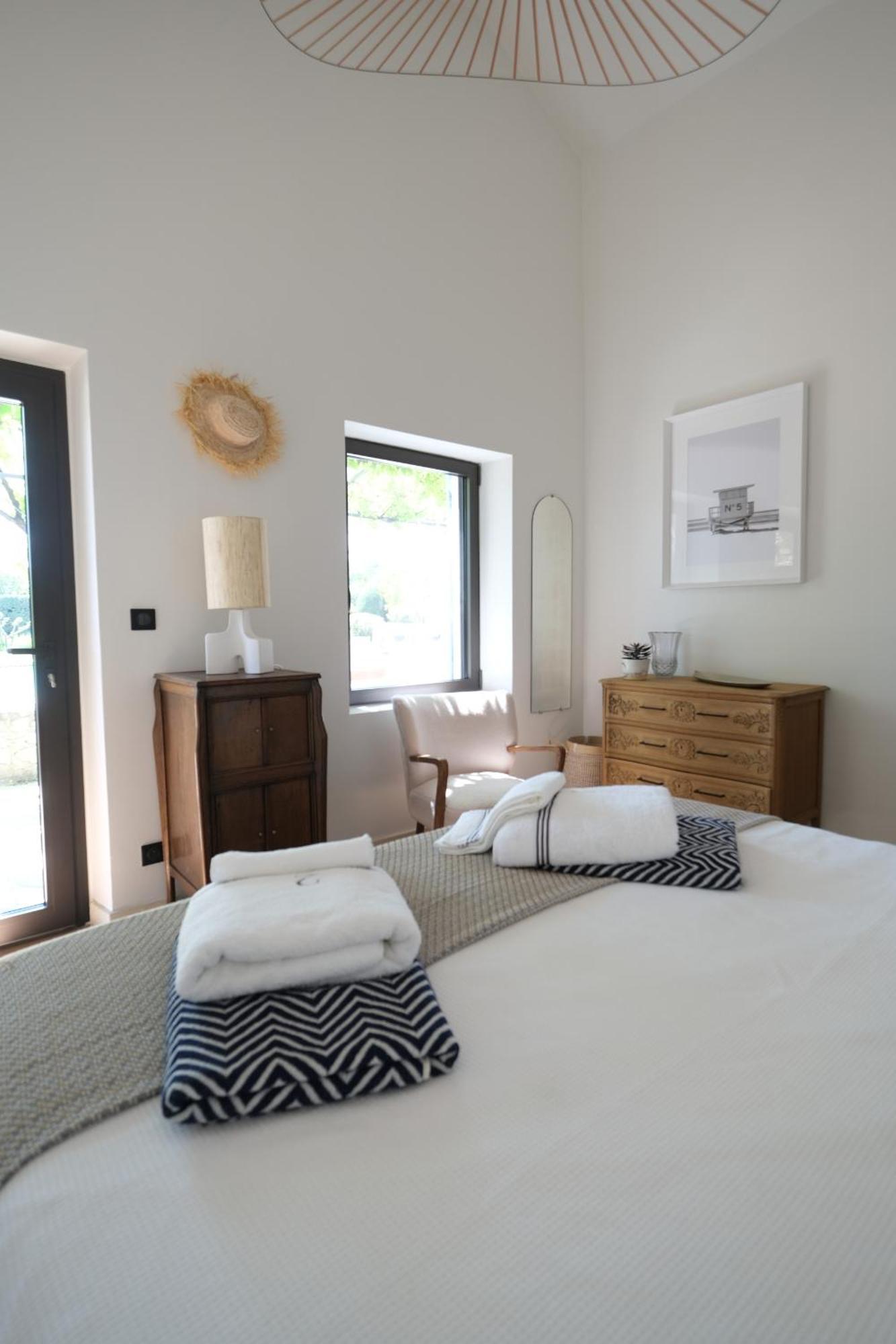 Provencal House With Heated Pool, View Of The Luberon In Robion - Accommodates 12 People. Exterior foto
